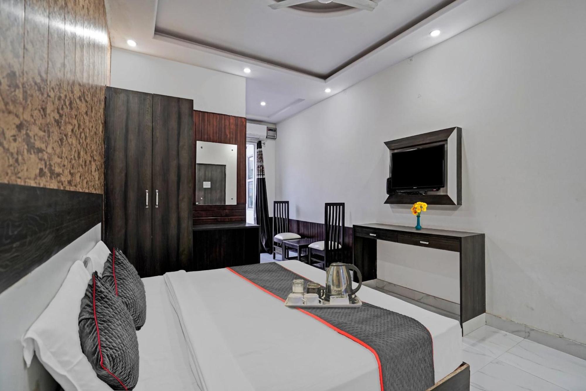 Collection O Rajvanshi Paradise Gurgaon Exterior photo
